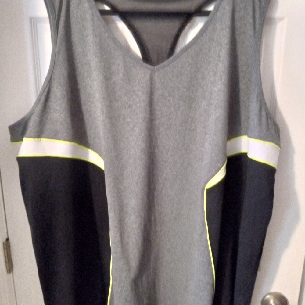 5X tank top with reflective detail